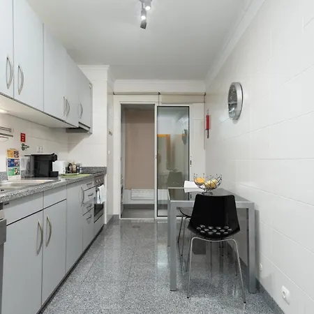 Apartament Aidan Poolside Haven By Lovelystay *